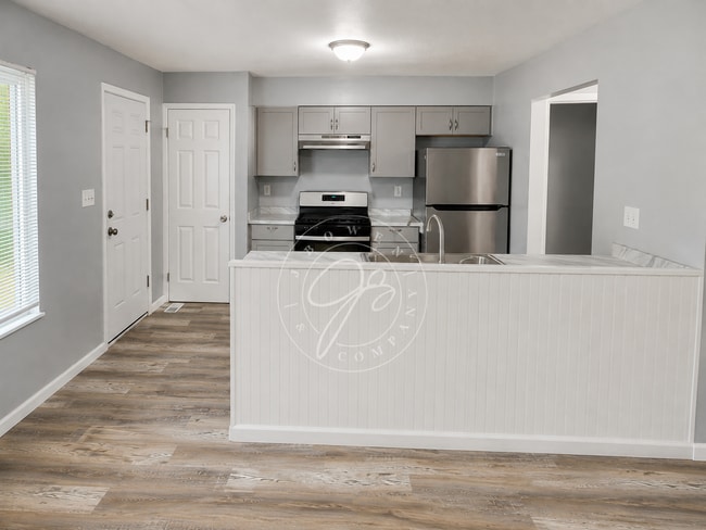 Photo - Fully updated like new inside! Central Air! Convenient location!