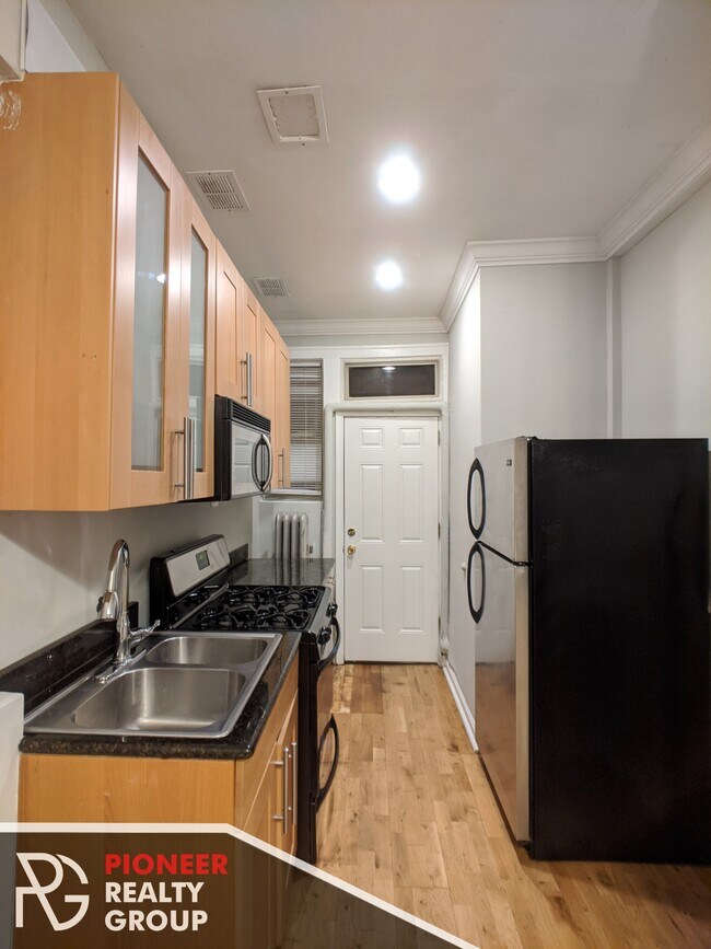 Photo - 542 W Surf St Unit GDN