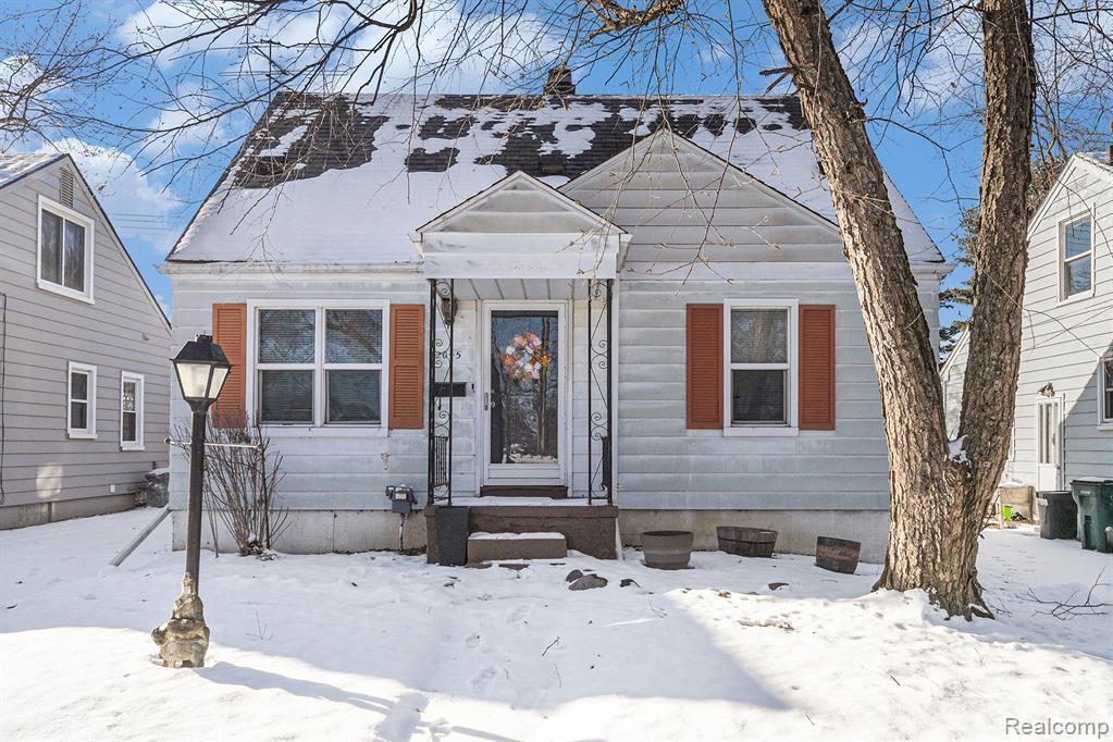 Photo - 2045 Central St