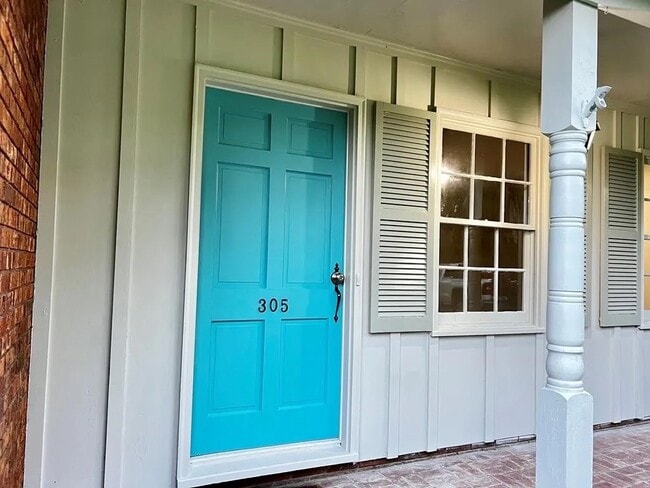 Photo - 305 Hartsfield Ln