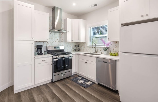 Photo - 1226 50th Ave