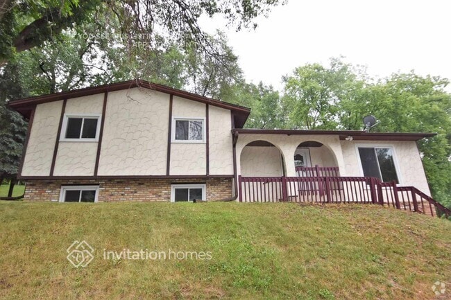 Building Photo - 660 Burlington Rd Rental