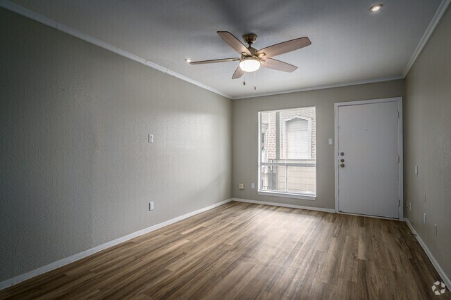 1BR, 1BA - 621SF - The Ivy at the Galleria