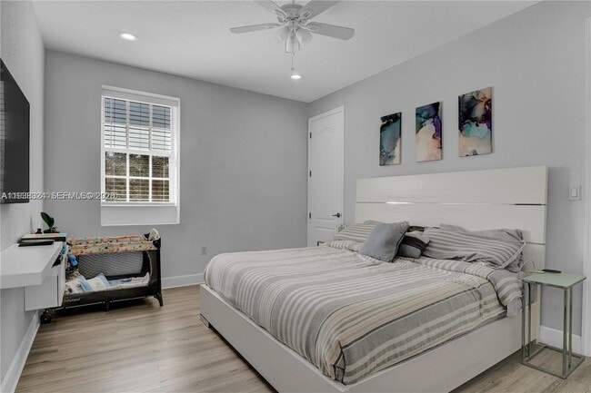 Photo - 531 SW 147th Ave