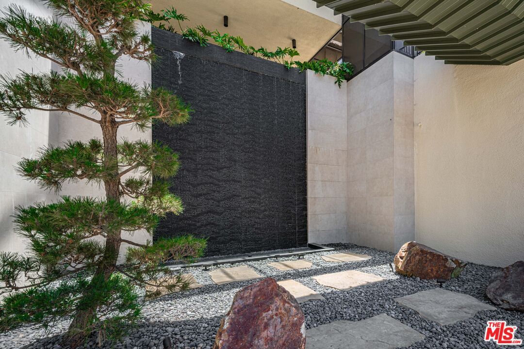 Photo - 2340 Century Hill