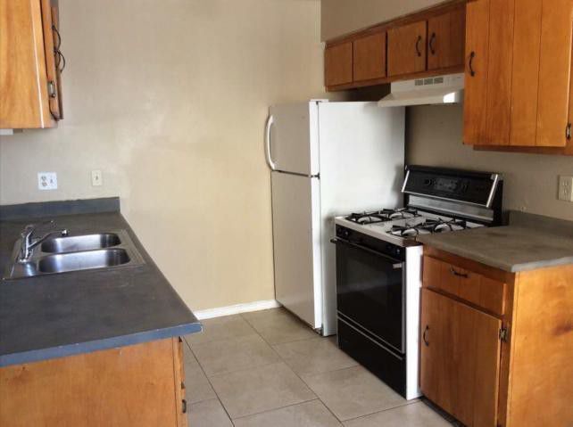 Photo - 312 Grove St NE