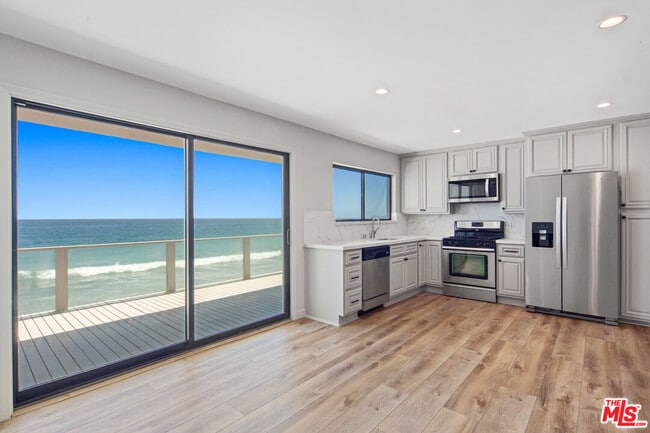 Photo - 25218 Malibu Rd