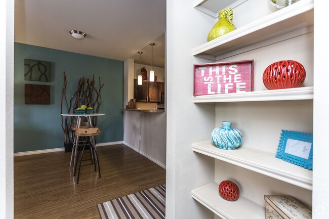 1BR, 1BA - 825 SF - Highpointe Park