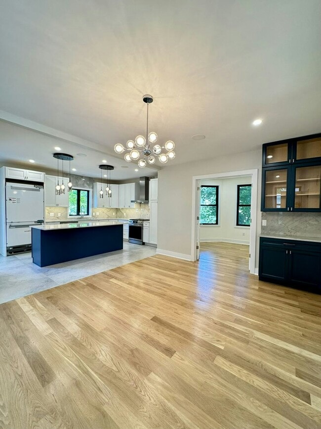 Photo - 21 W Cliff St