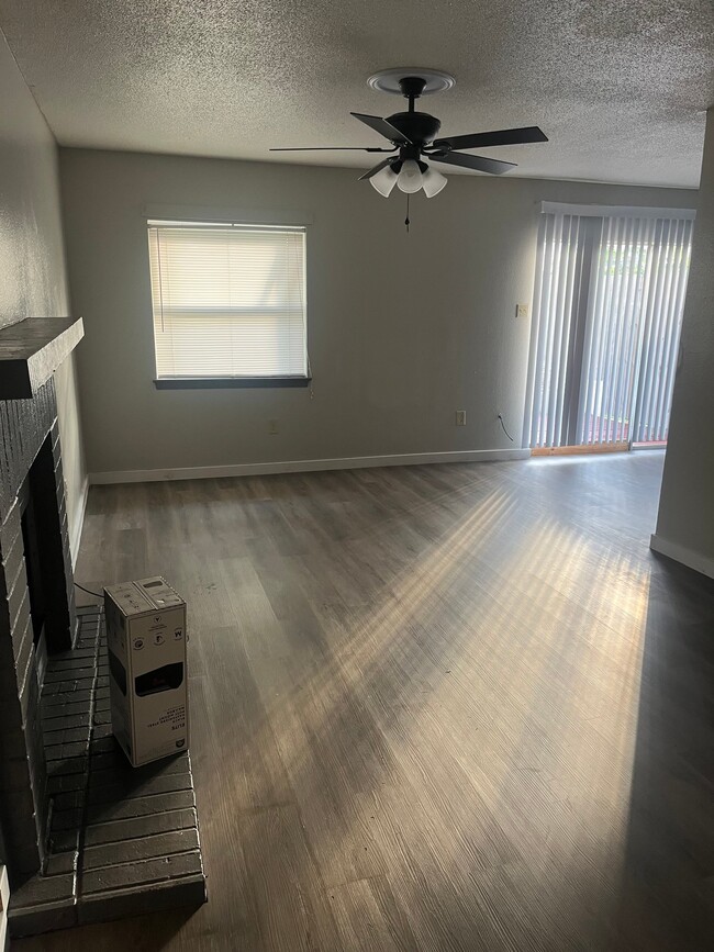 Photo - 2316 Old Compton Rd Unidad B