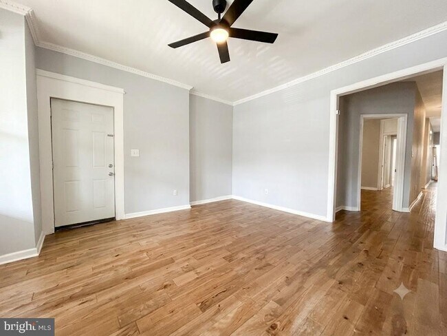 Photo - 4639 Sansom St