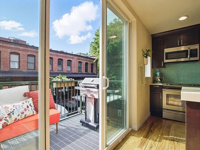 Photo - 1009 NW Hoyt St Unit 210