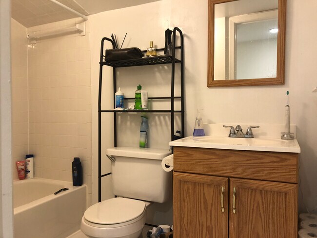Photo - 787 Fairmont St NW