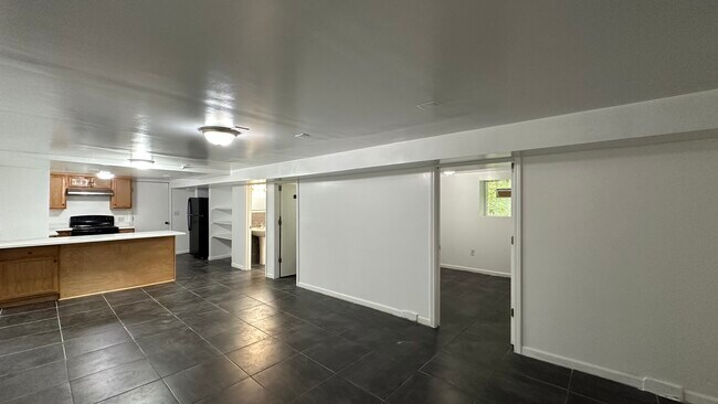 Photo - 5830 N Artesian Ave Unidad G