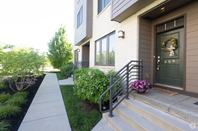 Building Photo - 609 Lakeview Ct Rental