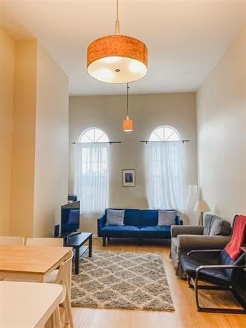 Photo - 420 Monroe St