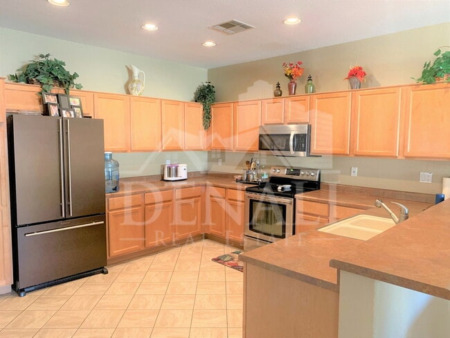 Photo - 706 N Tangerine Dr