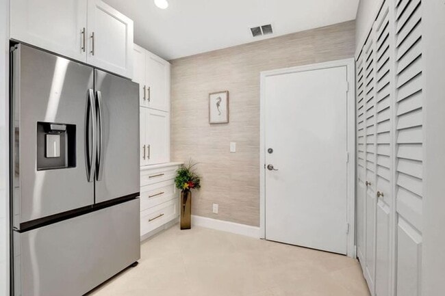 Photo - 15465 Lake Magnolia Pl