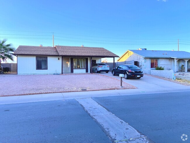 Building Photo - Open today 4-5pm. 11-27-24;   REMODELED 2B... Rental