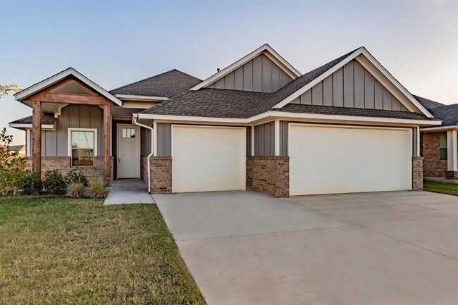 Building Photo - 6296 NW 178th Ter