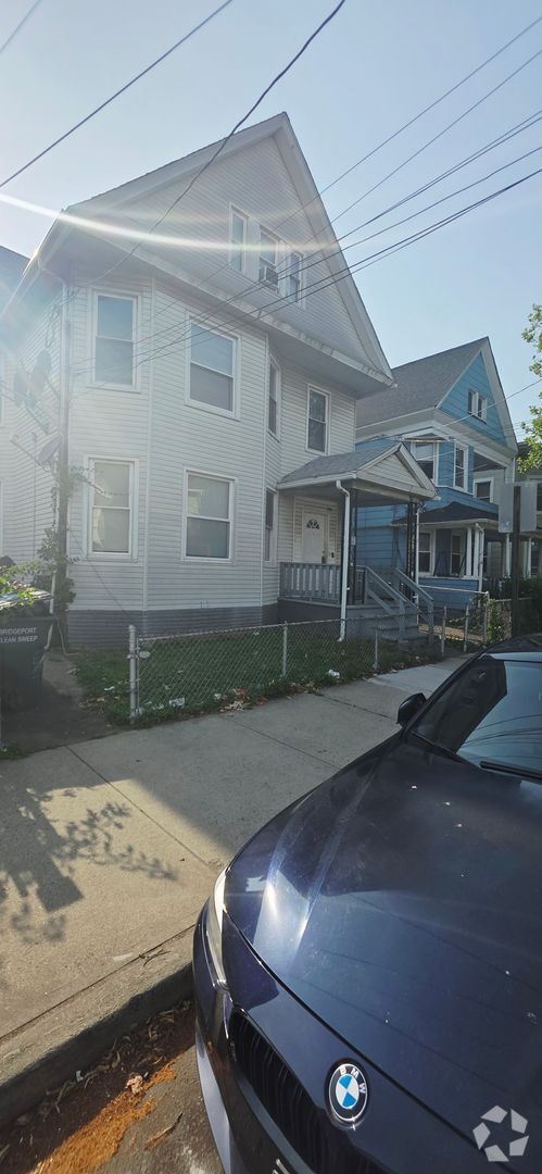 Building Photo - 273 Brooks St Unit 273 Brooks 1st Fl Rental