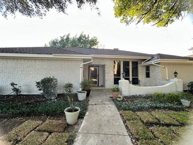 Building Photo - 2649 Mariposa Cir