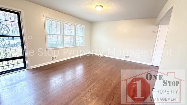Photo - Charming 3-bedroom, 1.5-bathroom home in Kansas City