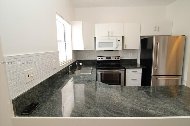 Photo - 1423 Avon Ln Unit 210