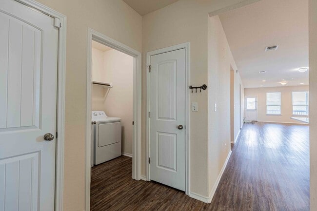 Photo - 11219 Pomona Park