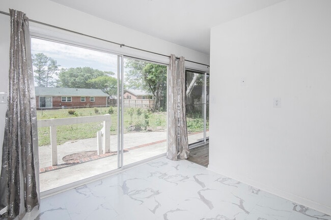 Photo - 3831 Forest Glen Dr