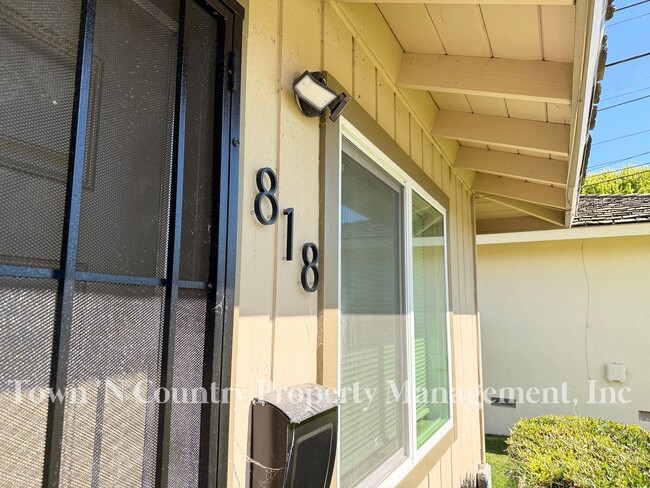 Photo - 818-820 University Ave. Unit 818