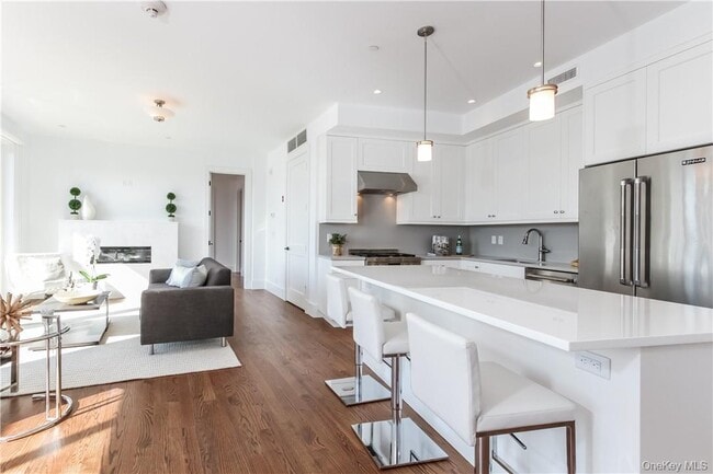 Photo - 108 Mamaroneck Ave Unidad 201