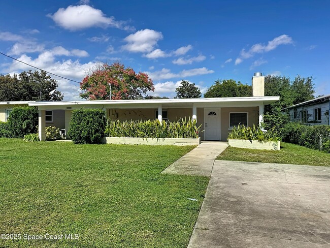 Building Photo - 1500 Highland Ct