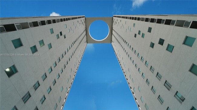 Photo - 500 Brickell Ave Unit 2707