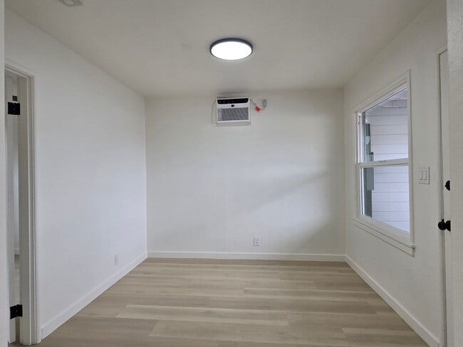 675 Johanna Ave Unit 5