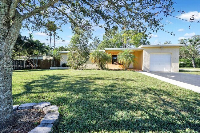 Photo - 1601 Riverland Rd Casa