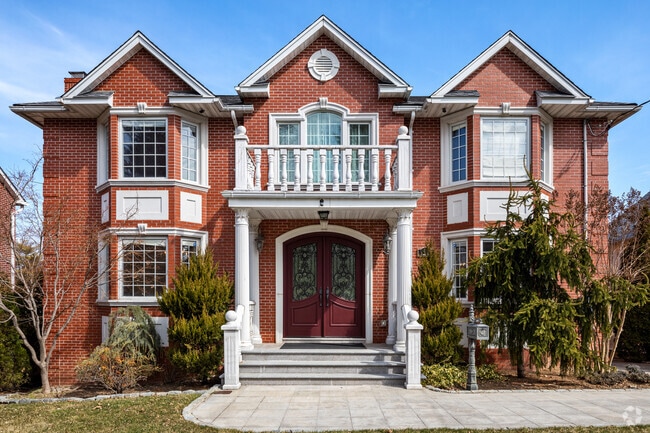 Building Photo - 45 Nassau Rd Rental