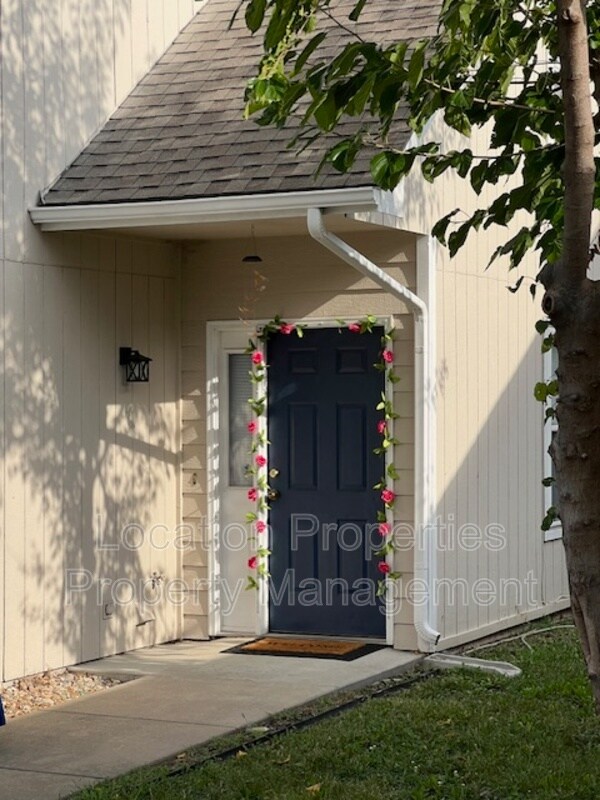 Photo - 2713 Grand Cir