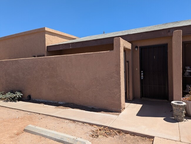 Building Photo - 1477 E 27th Ave Unit 1