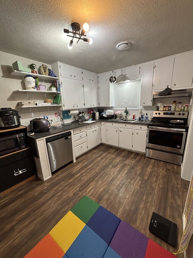 Photo - Updated 3-bedroom house with HUGE YARD!!