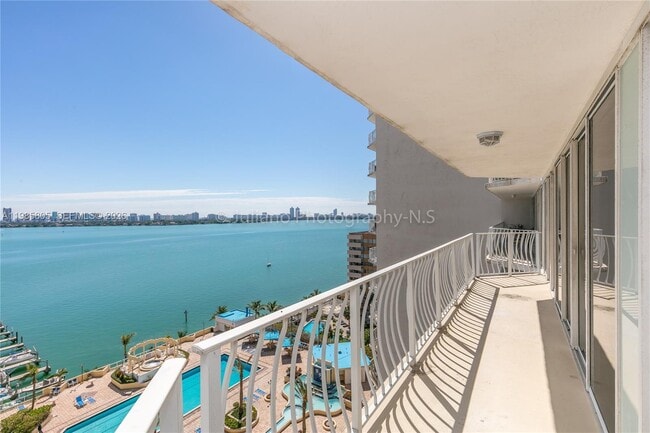 Building Photo - 7601 E Treasure Dr Unit 1509