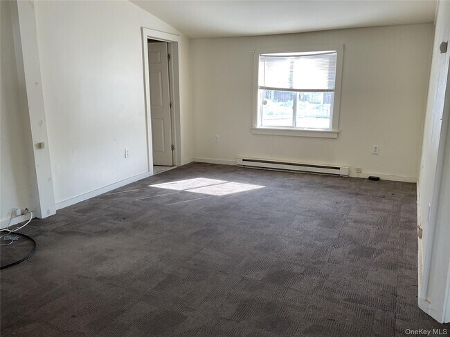 Photo - 1114-1114 NY-94