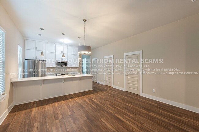 Photo - 874 S Hill Ave