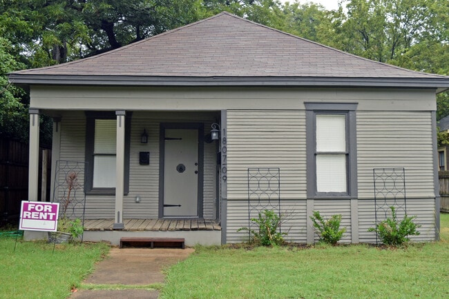 Building Photo - 1807 Fairmount Ave