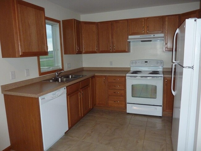 Kitchen - 101 Eagle Path Unit 1