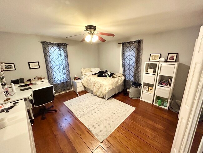 Photo - 143 Hillside St Unit 1