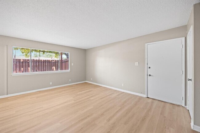 Photo - 8903 Parkfield Dr Unit 104