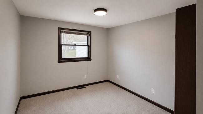 Photo - 806 29th St N