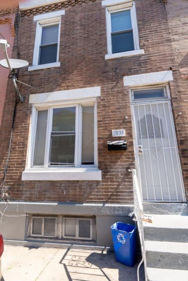 Photo - 2835 Winton St