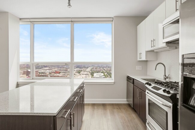 Photo - 789 W Adams St